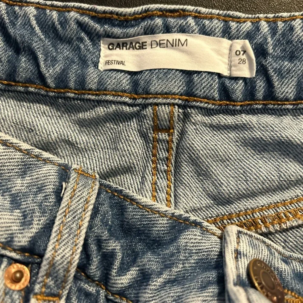 Garage Festival Light Blue Distressed Denim Women’s Shorts Size 7/28